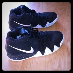 Nike Kyrie 4 Basketball Shoes